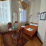 Szwajcarka Z Sauna I Jacuzzi 3*
