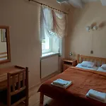 Szwajcarka Z Sauna I Jacuzzi 3*