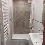 Szwajcarka Z Sauna I Jacuzzi 3*