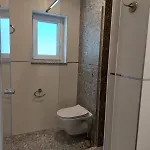 Szwajcarka Z Sauna I Jacuzzi 3*