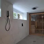 Szwajcarka Z Sauna I Jacuzzi