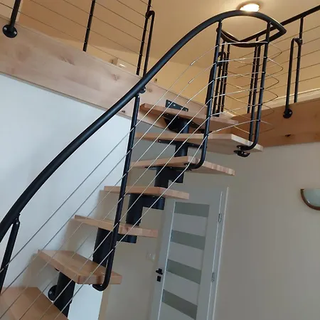 Szwajcarka Z Sauna I Jacuzzi 3*