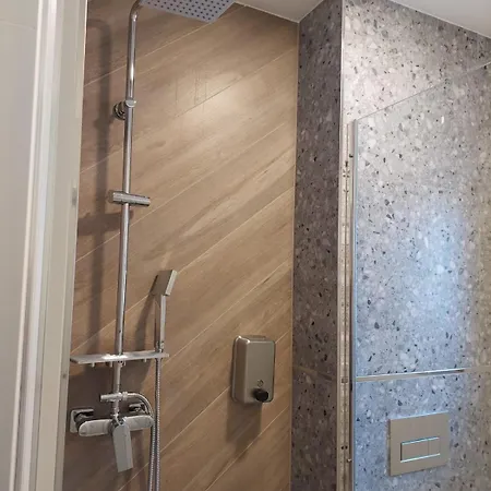 Szwajcarka Z Sauna I Jacuzzi فندق مبيت وإفطار كودوفا- زدروي