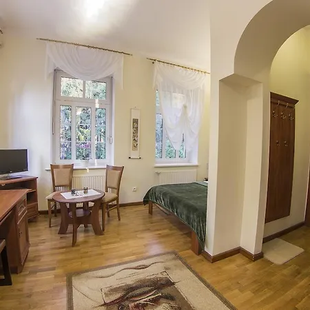 Panzió Szwajcarka Z Sauna I Jacuzzi 3*